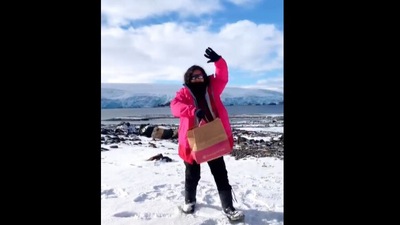 Woman travels Singapore to Antarctica to deliver food. (Instagram/@nomadonabudget) Woman travels Singapore to Antarctica to deliver food. (Instagram/@nomadonabudget)