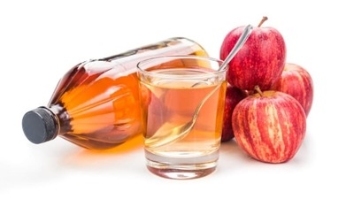 Apple Cider Vinegar: Though there is no proven evidence of apple cider vinegar helping with a bee sting but many believe that it helps neutralize bee venom, prevent infection, and lower inflammation. (Unsplash)