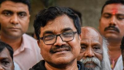 Pune, India - February 2, 2019: Anand Teltumbde leaving Pune Court after he was released in Pune, India, on Saturday, February 2, 2019. (Photo by Sanket Wankhade/HT PHOTO) Pune, India - February 2, 2019: Anand Teltumbde leaving Pune Court after he was released in Pune, India, on Saturday, February 2, 2019. (Photo by Sanket Wankhade/HT PHOTO)