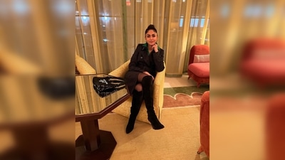 "WHAT AN EXPERIENCE! A theatrical celebration of truth, beauty, freedom and above all -LOVE, Moulin Rouge!," Mrunal Thakur captioned her post. (Instagram/@mrunalthakur) "WHAT AN EXPERIENCE! A theatrical celebration of truth, beauty, freedom and above all -LOVE, Moulin Rouge!," Mrunal Thakur captioned her post. (Instagram/@mrunalthakur)