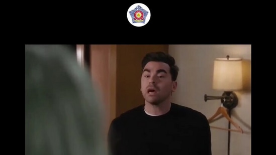 Mumbai Police uses scene from Schitt's Creek.(Instagram/@MumbaiPolice) Mumbai Police uses scene from Schitt's Creek.(Instagram/@MumbaiPolice)