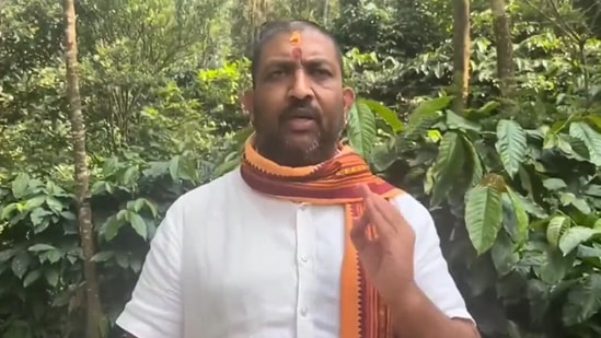 A Bajrang Dal leader threatens Tanveer Sait over the proposed construction of a Tipu Sultan statue in Karnataka's Mysuru.(Karnataka Congress Twitter)