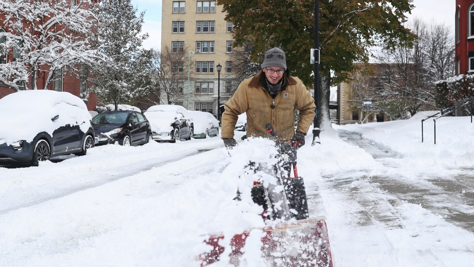 Heavy snow has left thousands without power in New England and New York, News