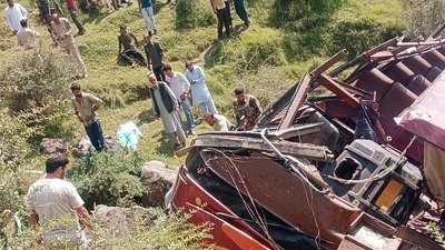All passengers in the bus were rescued within an hour after the collision. (Representational image) All passengers in the bus were rescued within an hour after the collision. (Representational image)