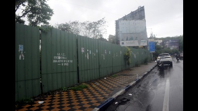 The Balbharti-Paud road was proposed in 1987 by PMC and was intended to reduce the traffic on Law College road. The 2.1 km road will be built between Kelewadi junction on Paud road and Balbharti office on Senapati Bapat road and will pass through the hill behind Law College. (HT FILE PHOTO) The Balbharti-Paud road was proposed in 1987 by PMC and was intended to reduce the traffic on Law College road. The 2.1 km road will be built between Kelewadi junction on Paud road and Balbharti office on Senapati Bapat road and will pass through the hill behind Law College. (HT FILE PHOTO)
