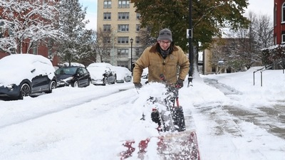 New York: A dangerous lake-effect snowstorm paralyzed parts of western and northern New York. (AP) New York: A dangerous lake-effect snowstorm paralyzed parts of western and northern New York. (AP)