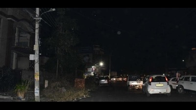 District administration has received multiple complaints regarding defunct streetlights. (Representational photo) District administration has received multiple complaints regarding defunct streetlights. (Representational photo)