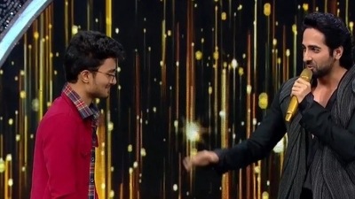 Ayushmann Khurrana praised contestant Rishi Singh on Indian Idol 13. Ayushmann Khurrana praised contestant Rishi Singh on Indian Idol 13.
