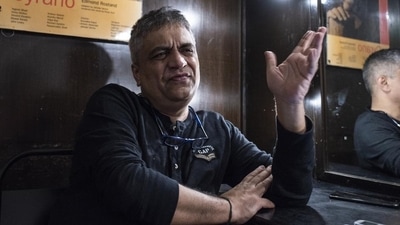 Swanand Kirkire talks about the remix culture. (Photo: Aalok Soni/HT)