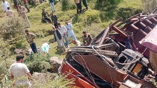 All passengers in the bus were rescued within an hour after the collision. (Representational image)