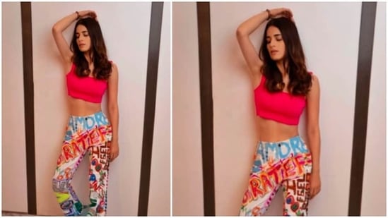 Radhika Madan se ve elegante sin esfuerzo con este top corto Tangerine y pantalones estampados caprichosos. (Instagram/@radhikamadan)