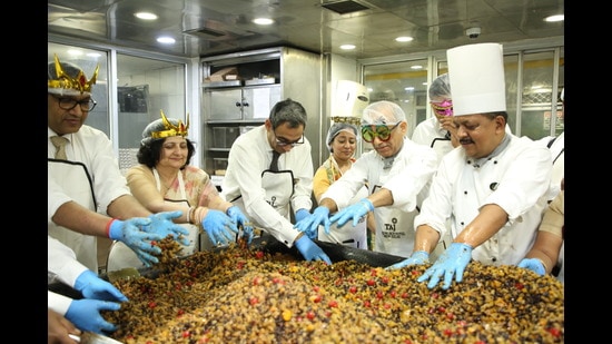 Taj Palace, New Delhi plans to bake approximately 2,500 cakes from the mix prepared at their ceremony. Taj Palace, New Delhi plans to bake approximately 2,500 cakes from the mix prepared at their ceremony.