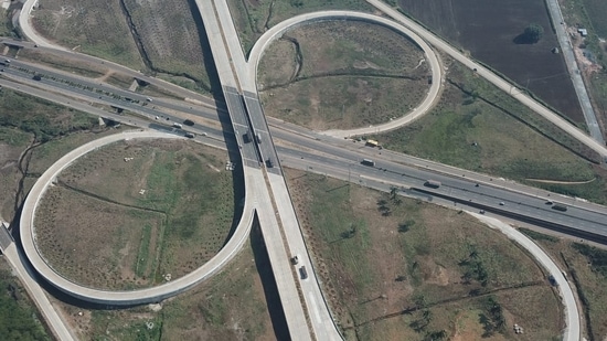 The winding bypass ring road looks like a flower vine, union minister Pralhad Joshi tweeted.(Pralhad Joshi/Twitter)