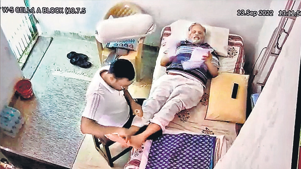 A grab from the CCTV video from Tihar jail. (HT Photo)