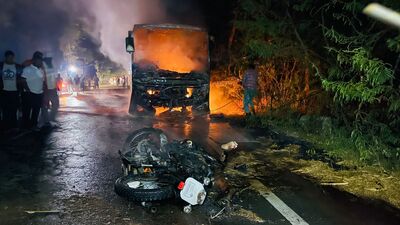 The bus was also gutted in the mishap but about 50 bus passengers were rescued from the fire. (HT photo)