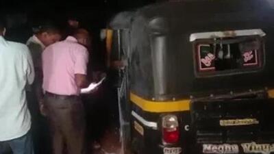 The autorickshaw driver and a passenger suffered burn injuries following the incident (HT Photo)