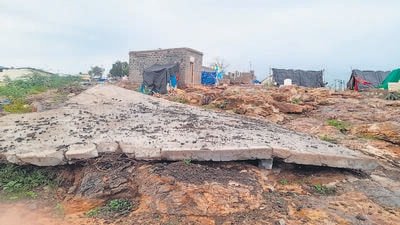 The floods left a trail of destruction in the villages. Hundreds of acres of fertile lands were destroyed. Thousands of houses were razed to the ground and hundreds of cattle also got washed away. (HT Photo) The floods left a trail of destruction in the villages. Hundreds of acres of fertile lands were destroyed. Thousands of houses were razed to the ground and hundreds of cattle also got washed away. (HT Photo)