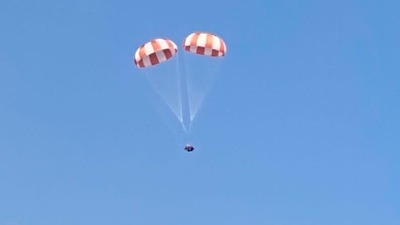 A 5-ton dummy mass was dropped from 2.5 km. A 5-ton dummy mass was dropped from 2.5 km.