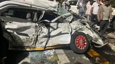 Several cars were damaged in a major accident at the Navale bridge on the Pune-Bengaluru highway on Sunday.