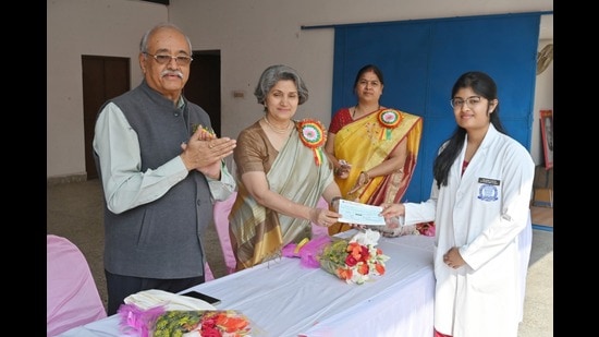 Cash rewards in the range of ₹20,000 to 55,000 were given to these students. (HT PHOTO)