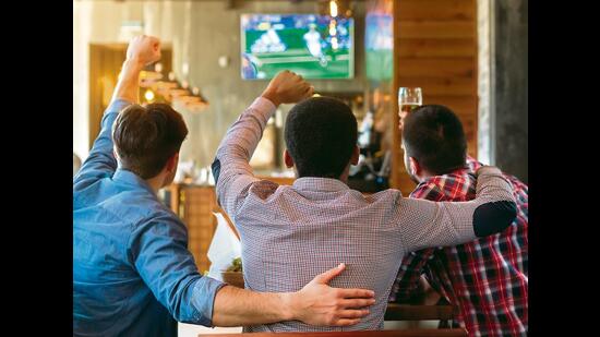 From live screenings to unlimited and quirky deals on drinks and dishes, eateries in Delhi-NCR are all set to welcome football fans today for the month-long tournament (Photo: Shutterstock)