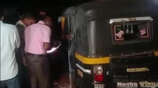 The autorickshaw driver and a passenger suffered burn injuries following the incident (HT Photo)
