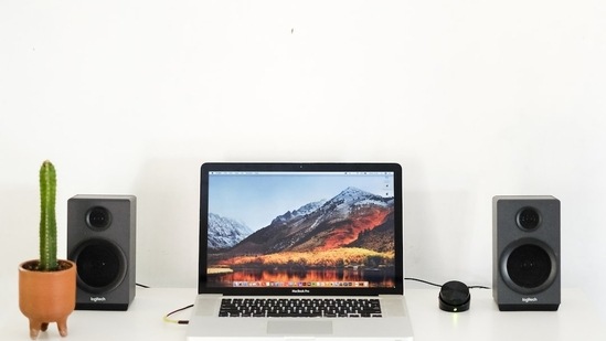 Buy finest quality multimedia speakers online at best price (Unsplash)