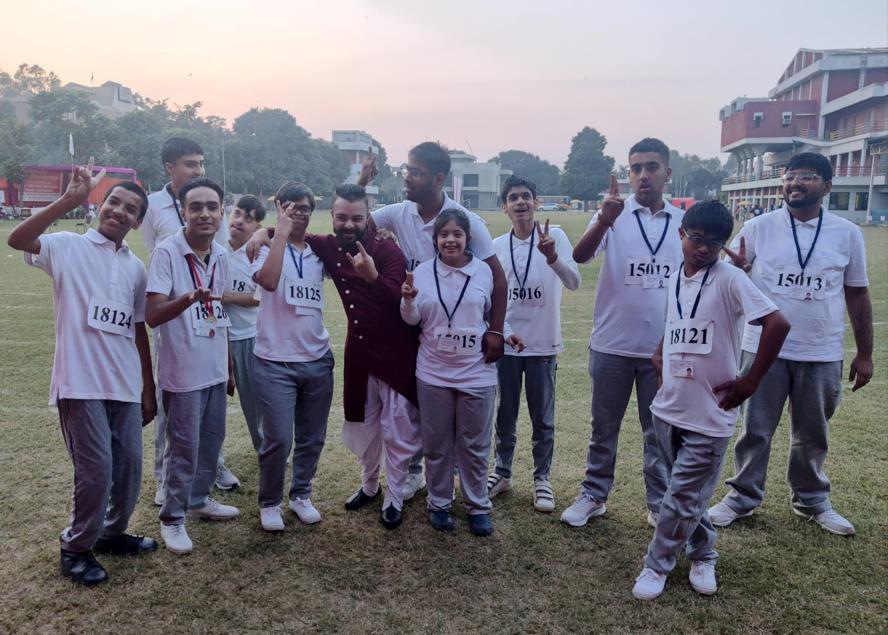 Students posing after their win. (HT Photo) Students posing after their win. (HT Photo)