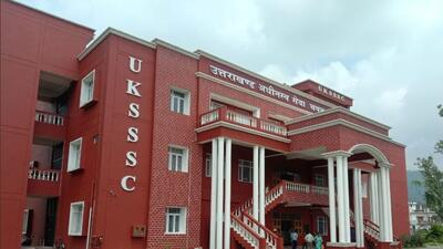 As many as 916 candidates were selected out of around 1.60 lakh aspirants who had appeared in the UKSSSC graduate level exam, conducted on December 4 and 5 last year in three shifts. (HT Photo)