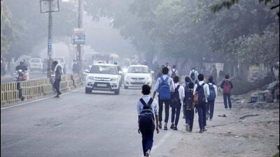 The air quality in the city, meanwhile, remained in the poor category with the average 24 hour air quality index (AQI) being recorded at 276. (Parveen Kumar/HT Photo) The air quality in the city, meanwhile, remained in the poor category with the average 24 hour air quality index (AQI) being recorded at 276. (Parveen Kumar/HT Photo)