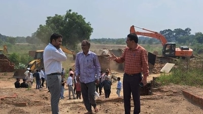 Greater Noida: The authority will organise camps for the verification process on November 21, 23, 25, 28, 29, 30, December 2 and 5 for the farmers of the 32 villages. Greater Noida: The authority will organise camps for the verification process on November 21, 23, 25, 28, 29, 30, December 2 and 5 for the farmers of the 32 villages.