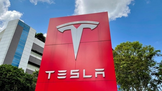 Tesla (Reuters)