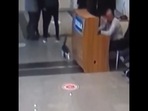 Cat with broken paw visits hospital.(Facebook/@Bitlis Tatvan Devlet Hastanesi) Cat with broken paw visits hospital.(Facebook/@Bitlis Tatvan Devlet Hastanesi)