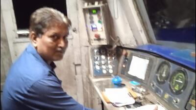 Prashant Konnur, 54, who was heading from Vashi railway station to CSMT station in the afternoon, saved the woman in the nick of time, with hardly a one-inch gap between the train and the woman on track. (HT PHOTO) Prashant Konnur, 54, who was heading from Vashi railway station to CSMT station in the afternoon, saved the woman in the nick of time, with hardly a one-inch gap between the train and the woman on track. (HT PHOTO)