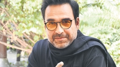 Pankaj Tripathi talks about working in films that are not in Hindi. (HT_PRINT) Pankaj Tripathi talks about working in films that are not in Hindi. (HT_PRINT)