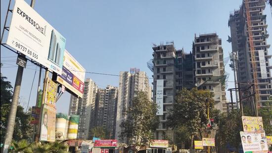 Noida realtors to approach UP govt on land cost dues