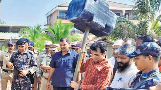 Dapoli, India - Nov. 22, 2022: BJP leader Kirit Somaiya blows a symbolic hammer near the Sai Resort at Murud in Dapoli taluka, India, on Tuesday, November 22, 2022. (HT PHOTO)