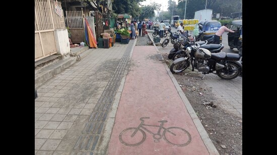 Incomplete cycle track at Bibwewadi. (Rahul Raut/HT PHOTO)