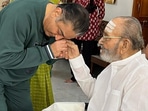 Kamal Haasan meets K Viswanath at his house.