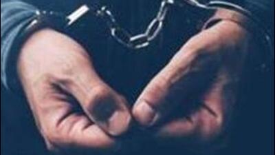 Pune police have arrested two persons for looting a couple at Parvati tekdi on Tuesday evening. (Getty Images/iStockphoto (PIC FOR REPRESENTATION)) Pune police have arrested two persons for looting a couple at Parvati tekdi on Tuesday evening. (Getty Images/iStockphoto (PIC FOR REPRESENTATION))