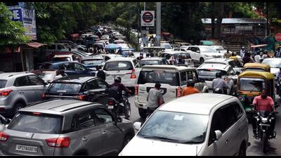 Deputy chief minister Brajesh Pathak asked officials to ensure presence of traffic cops in their designated areas. (File Photo) Deputy chief minister Brajesh Pathak asked officials to ensure presence of traffic cops in their designated areas. (File Photo)
