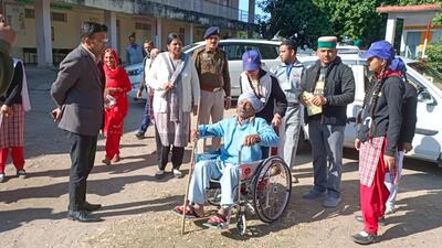 Himachal Pradesh chief electoral officer (CEO) Manish Garg said of the 56,343 persons with disabilities (PwD) eligible to vote, 49,917 exercised their franchise at polling booths during the assembly elections on November 12. (HT Photo)