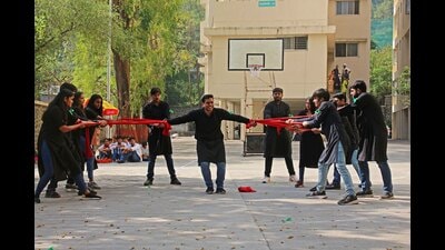 To create awareness among students regarding the current issues, an inter-college street play competition was held at Mitra Mandal’s College of Engineering, Karvenagar on Wednesday. (Ravindra Joshi/HT PHOTO)