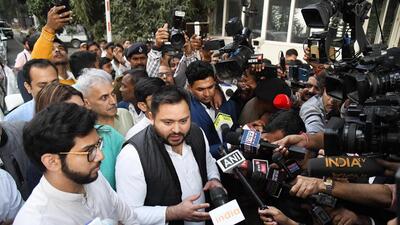 Tejashwi Yadav and Aaditya Thackeray in Patna. (Santosh Kumar/HT) Tejashwi Yadav and Aaditya Thackeray in Patna. (Santosh Kumar/HT)