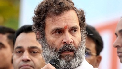 Congress leader Rahul Gandhi speaks at the party's Bharat Jodo Yatra as it enters Madhya Pradesh, in Burhanpur on Wednesday. (ANI) Congress leader Rahul Gandhi speaks at the party's Bharat Jodo Yatra as it enters Madhya Pradesh, in Burhanpur on Wednesday. (ANI)