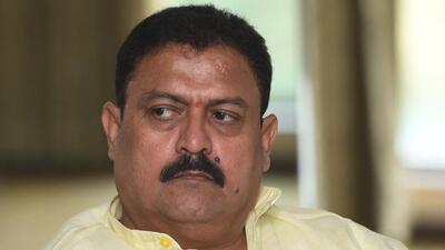 Congress party city unit president Arvind Shinde (in pic) has appealed to sitting MP Girish Bapat to help salvage the city’s degrading political scene. (HT FILE PHOTO)