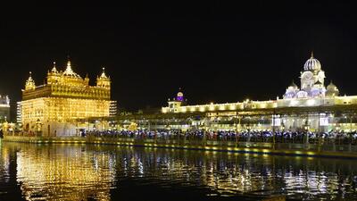 Though the corridor leading to the sanctum sanctorum was packed with the devotees, every time a woman with an infant in her lap, an elderly or infirm person recited “Waheguru, Waheguru” to request for a passage, everyone retracted into themselves to spare an inch or two to make way for them. (Sameer Sehgal /HT) Though the corridor leading to the sanctum sanctorum was packed with the devotees, every time a woman with an infant in her lap, an elderly or infirm person recited “Waheguru, Waheguru” to request for a passage, everyone retracted into themselves to spare an inch or two to make way for them. (Sameer Sehgal /HT)