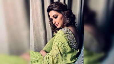 "This picture is worth a million words," wrote a fan. "Super glamorous," wrote another. (Instagram/@iamsonalibendre) "This picture is worth a million words," wrote a fan. "Super glamorous," wrote another. (Instagram/@iamsonalibendre)