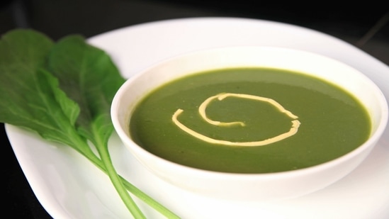 Winter Recipe: Welcome the winter season with delicious creamy palak soup recipe(pinterest)