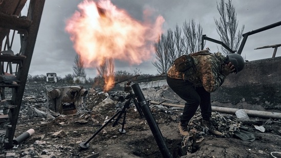Russia-Ukraine War: A Ukrainian soldier fires a mortar at Russian positions in Bakhmut, Donetsk.(AP) Russia-Ukraine War: A Ukrainian soldier fires a mortar at Russian positions in Bakhmut, Donetsk.(AP)